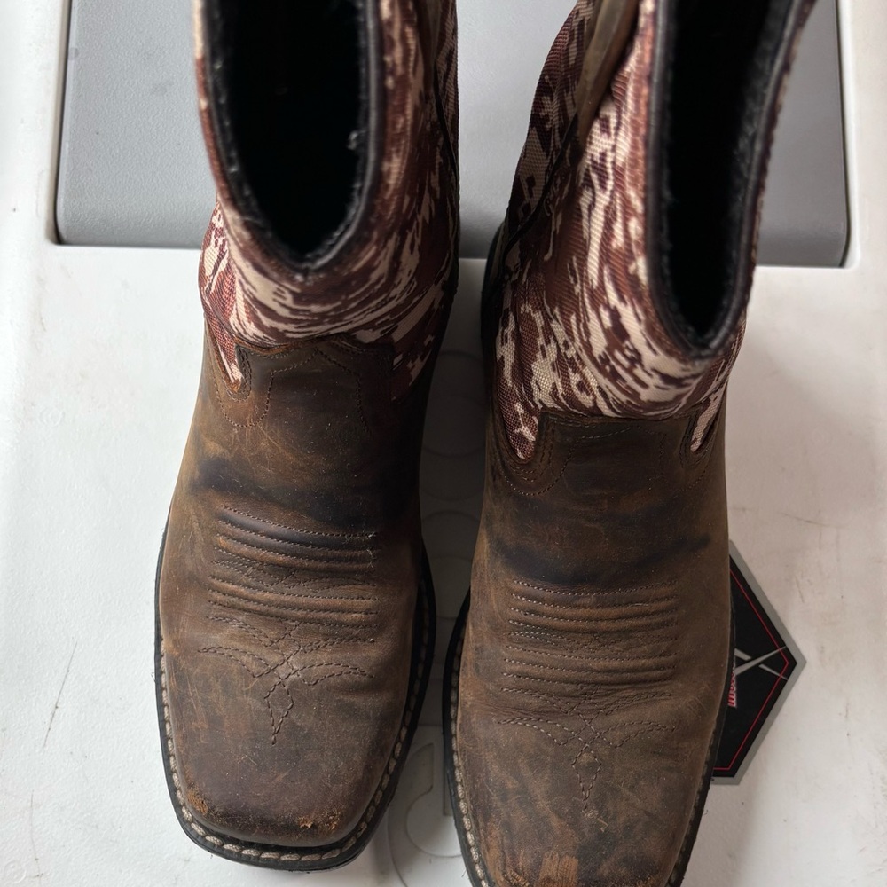 Brown Old West kids boots
